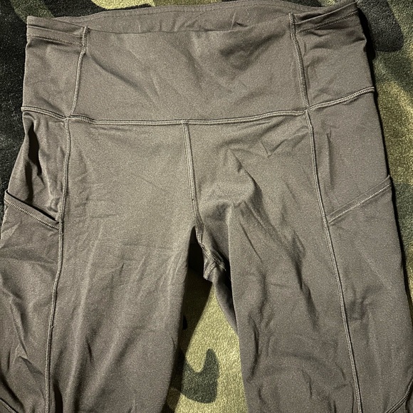 Lulu lemon shorts - Picture 3 of 3